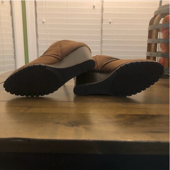 Sugar “Tempe” Brown Wedge Boots - Picture 8 of 10